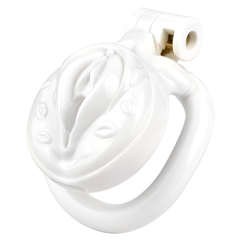 A snug fit with the sissy chastity cage, flat chastity cage, and femboy chastity device for complete control." "Eine enge Passform mit dem Sissy Chastity Cage, flachem Chastity Cage und femboy Chastity Gerät für vollständige Kontrolle.